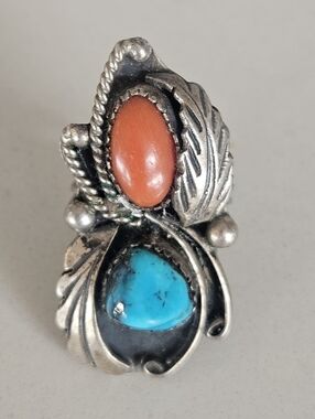 Vintage Navajo Robert Kelley Handcrafted Sterling Silver Ring Coral Turquoise
